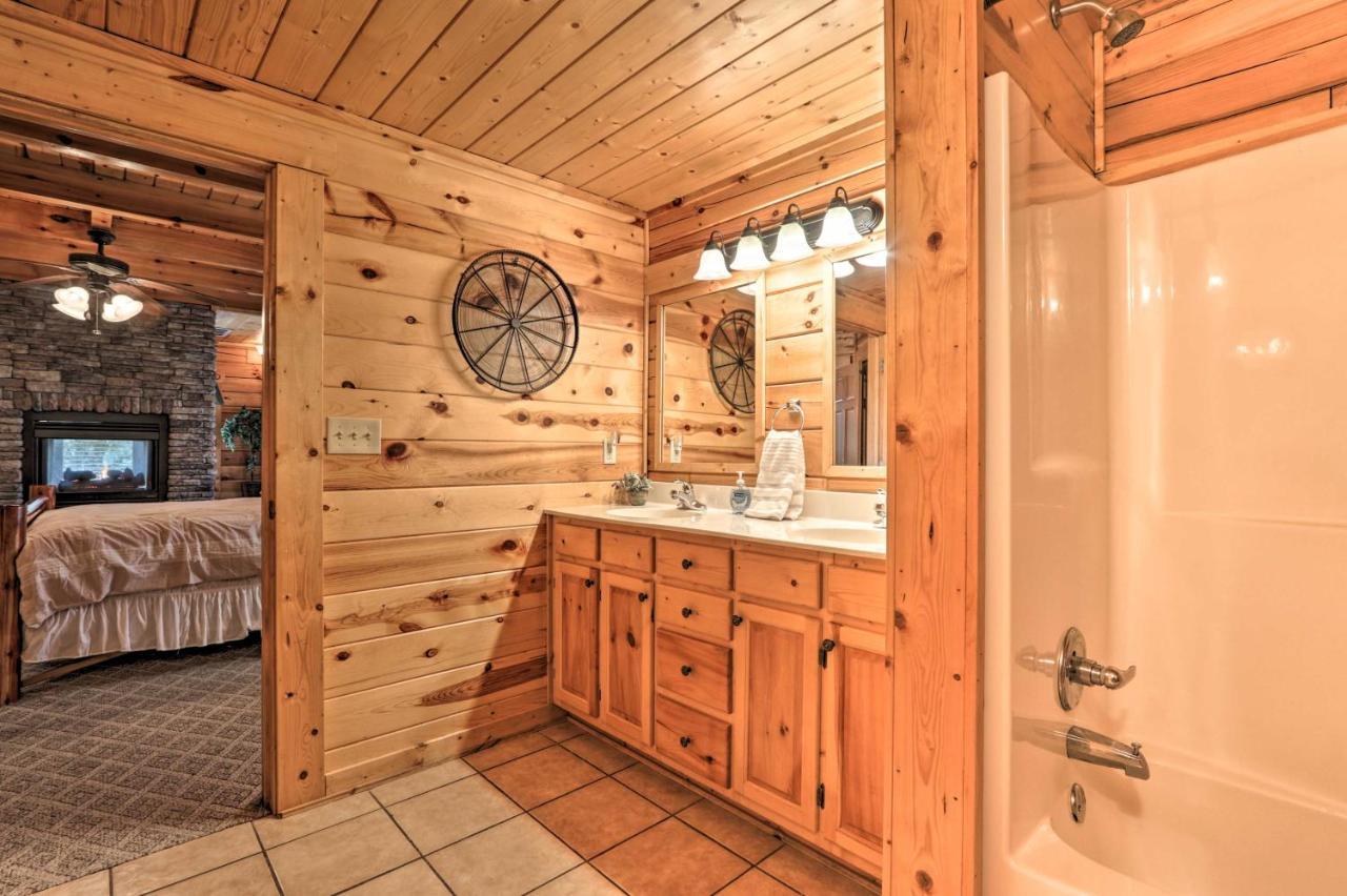 Pigeon Forge Cabin With Games, 1 Mi To Parkway! Eksteriør billede